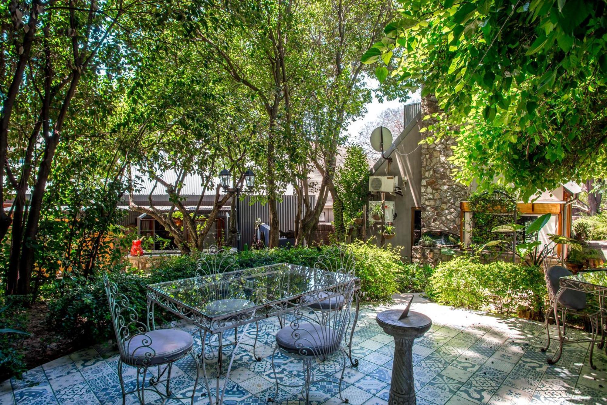 Festina Lente Guesthouse Johannesburg Ngoại thất bức ảnh